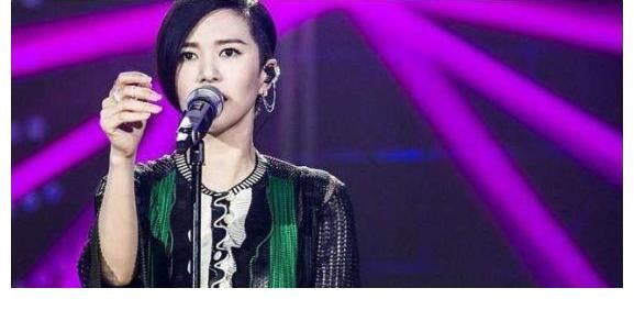 国际|最落魄时去当酒吧驻唱，如今翻身走向国际，身价不菲不再招摇