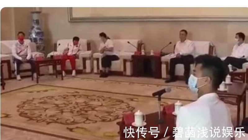 全运会|小身板却有大能量！全红婵与2位恩师久违同框，稳站C位表情专注