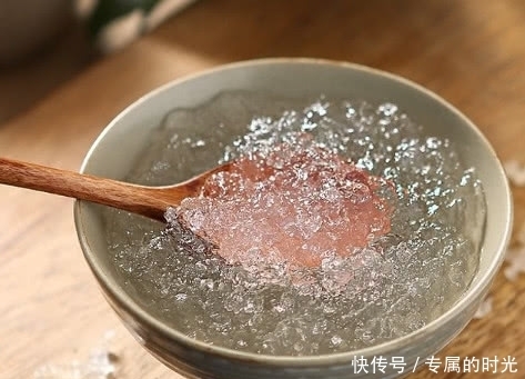 食物|女人不想老，要多吃这些食物，补充胶原蛋白，皮肤水润有光泽
