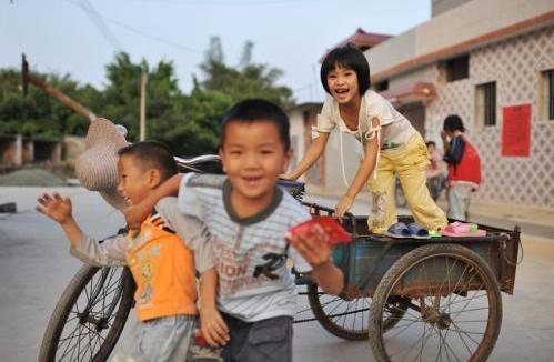 名字|袁爸爸为娃起名发愁,灵机一动给娃取名“梓诞”,网友:是个人才