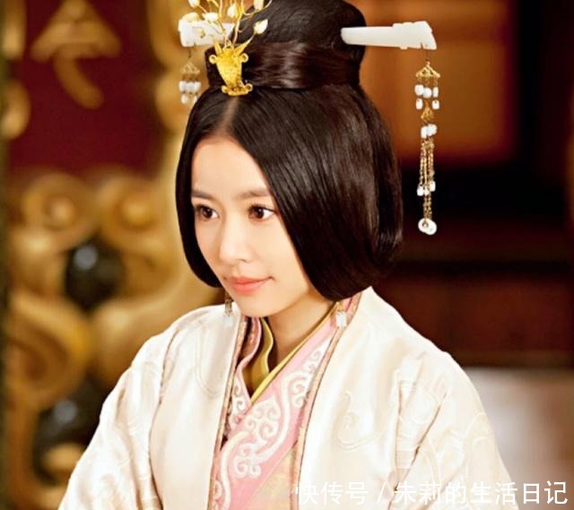 惧怕|皇帝召她侍寝，她因惧怕皇后不敢答应，最后扳倒皇后，自己当皇后