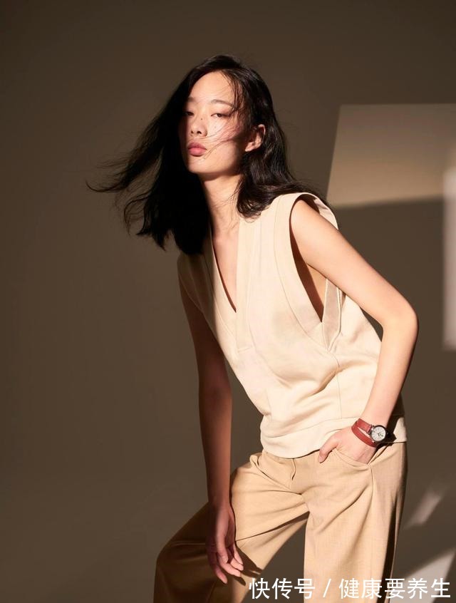 万国表#绕一圈,还是你 IWC万国表柏涛菲诺系列腕表遇见爱情!