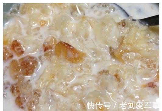 银耳|在孕阶段,有些食物孕妈常吃能帮助身体清理毒素,有利于宝宝发育