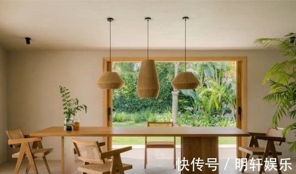 大宅|300㎡自然原木风大宅,盛开鲜花的院子,365天不出门也不嫌闷!