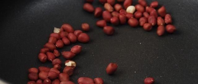 营养丰富的黑芝麻糊,这样做香味浓郁,再也不用在路边买早餐啦