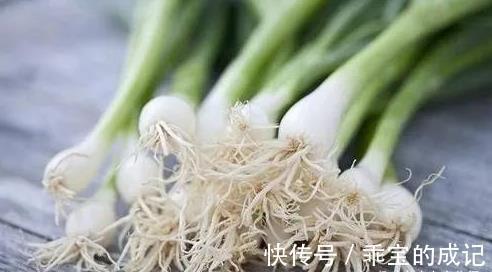 鸡眼|一根葱白，巧治大病！民间11个葱白妙用方，11种疾病不药而愈！