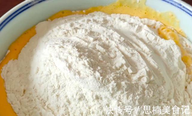 小米|秋天多吃小米,加1根胡萝卜,不用一滴水一滴油,好吃健脾又养胃