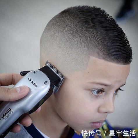 妈妈们|小男孩发型怎么剪好看?这16款很不错,很多妈妈们都喜欢