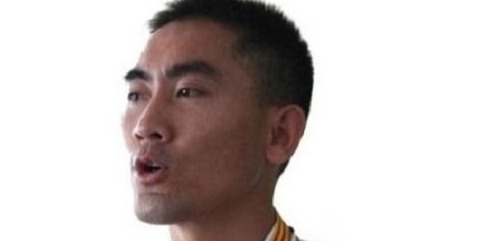 当年,那个带着疯母从初中上完大学的苦孩子,现今如何?