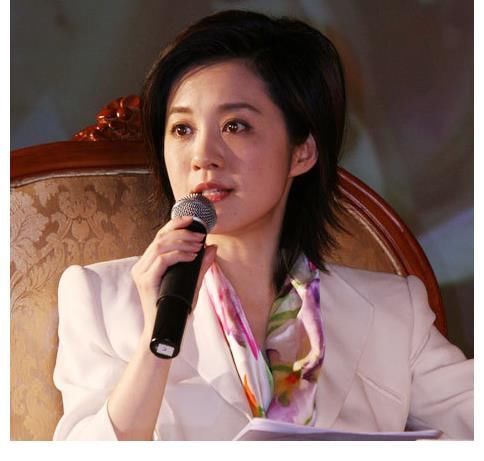 许戈辉：曾是央视主持人跳槽凤凰台，却因感情生活遭网友吐槽