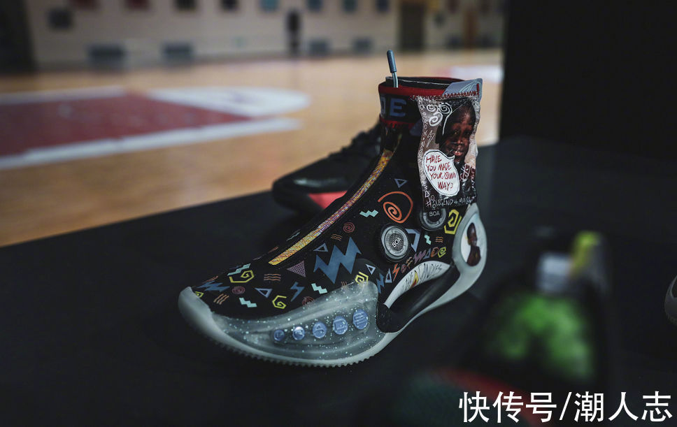 配色 韦德之道9无限「Moment」,初看惊艳十足,细看却不敢穿出门?