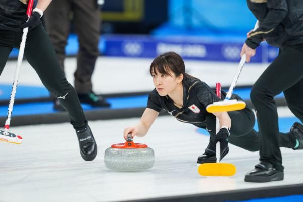 冰壶女子半决赛：日本队胜瑞士队晋级决赛|北京冬奥会 | 日本队