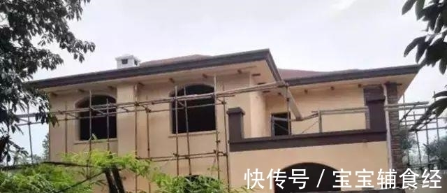 外栏杆|赚钱了,要回家盖一栋这样的别墅,带开放式车库,让邻里都来羡慕