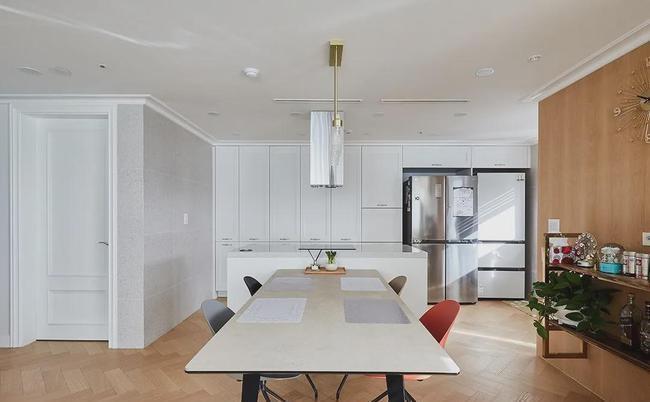 儿子|为儿子结婚,老两口重装114㎡,在配色上下功夫,前后像换了套房