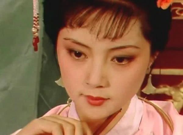 抄检!抄检大观园,爱挑礼的黛玉没反应,探春激烈反抗,宝钗搬走了,这是为什么?