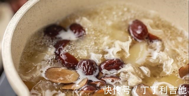 银耳|春季干燥易上火,推荐多喝这碗汤,营养滋润,软糯黏稠,老少皆宜