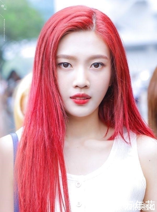 发色 春节发型如何搭配色彩来刷新自己?20款热门发色让你轻松做决定