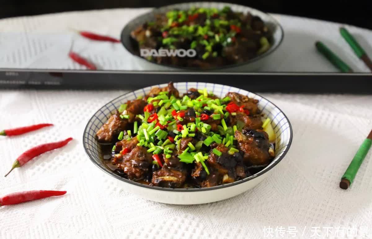 学会了排骨的这个做法，孩子总吵着要吃，不加水，蒸一蒸就上桌