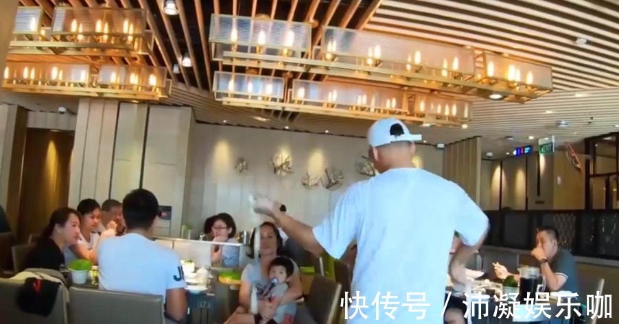 爸爸|儿子考倒数第一,爸爸的态度堪称“教科书”,多数家长很难做到