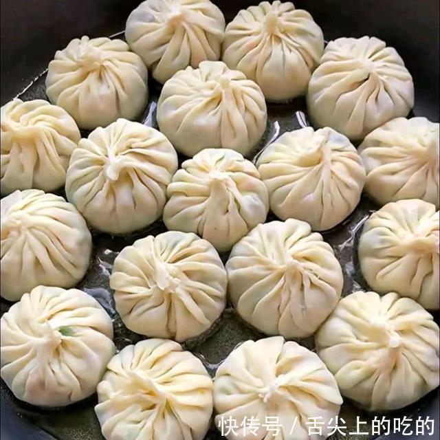 饺子皮|天热我就爱吃这种包子，简单省力，一煎就可以，一周吃六次都不腻