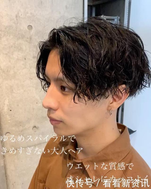 男发别再在瞎剪了，这才是当下最火发型22款，清爽有型真时尚