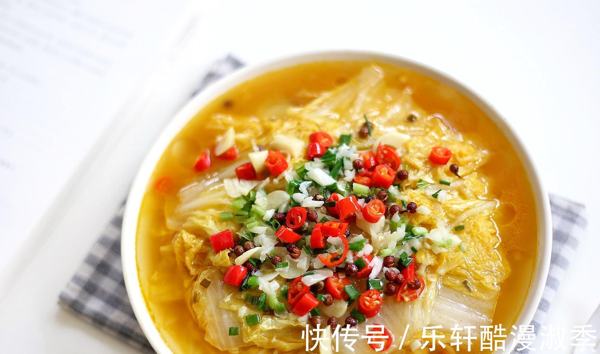 诱人|大白菜这做法绝了，色泽金黄，鲜香诱人，天热这么吃开胃又下饭