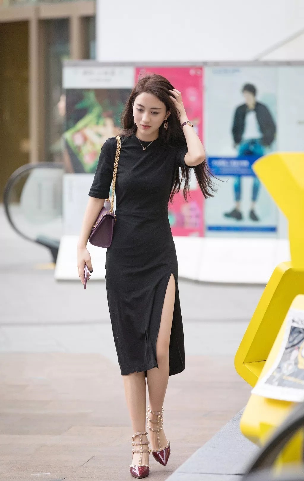 街拍：高跟鞋搭配出街，让你成为时尚的焦点