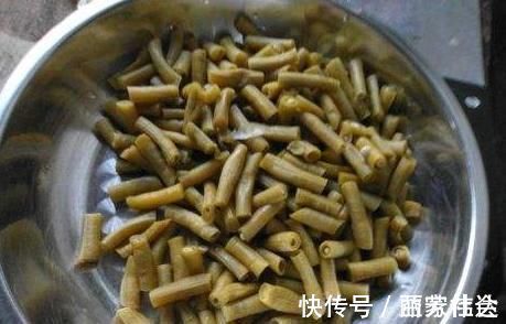 香嫩|炖排骨时，焯水后又腥又柴教你1个技巧，排骨香嫩入味，无腥味