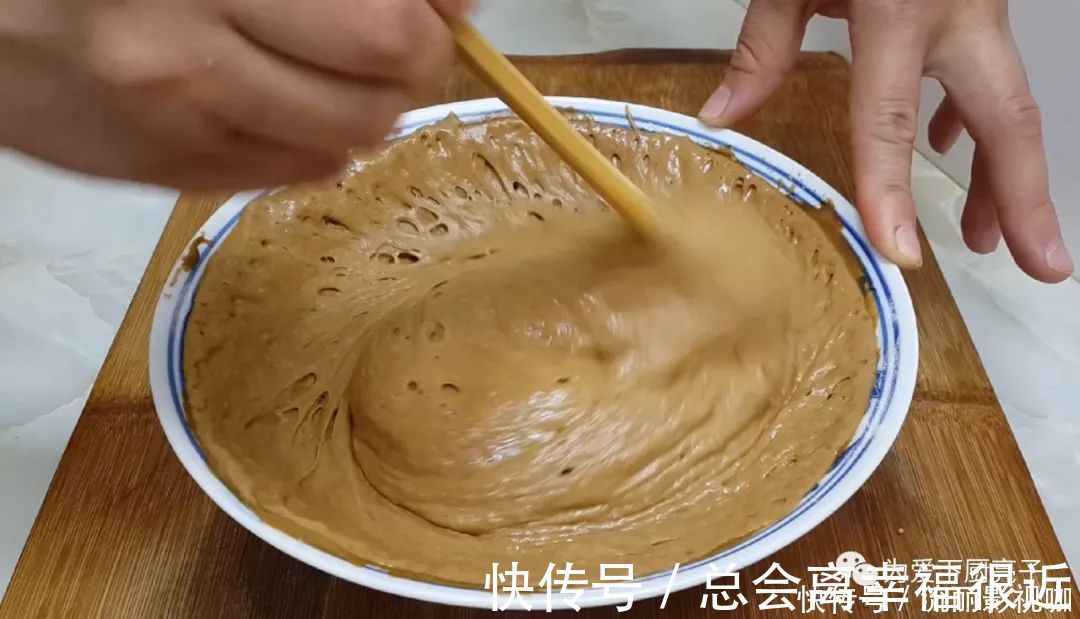 保鲜膜|我家发糕就爱这么做，加2勺糯米粉，比蛋糕还香，学会孩子不挑食