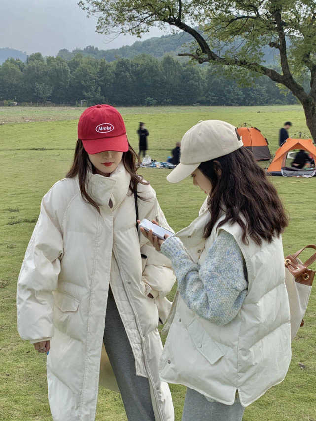 穿搭|开始降温了,毛衣马甲搭配高领打底衫和半身裙,保暖又好看!