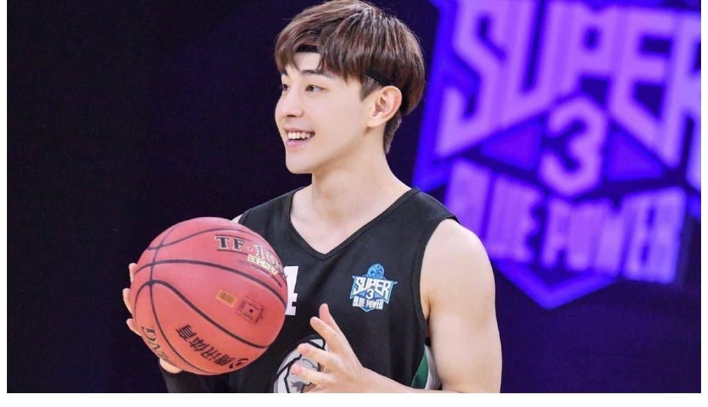 李一桐|《香蜜》之后没有好作品?被质疑沦落为“综艺咖”的邓伦能走多远