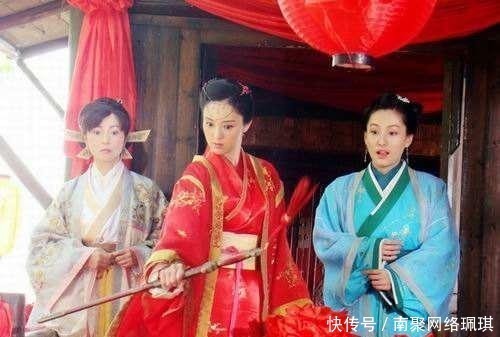  小妹|苏小妹上联：踏雪寻梅梅不在！秀才对出下联，苏小妹羞红脸！