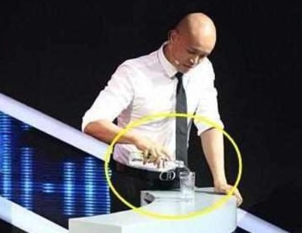 从“金牌主持”到“街头演讲”,乐嘉渐变人生背后,皆是因果轮回