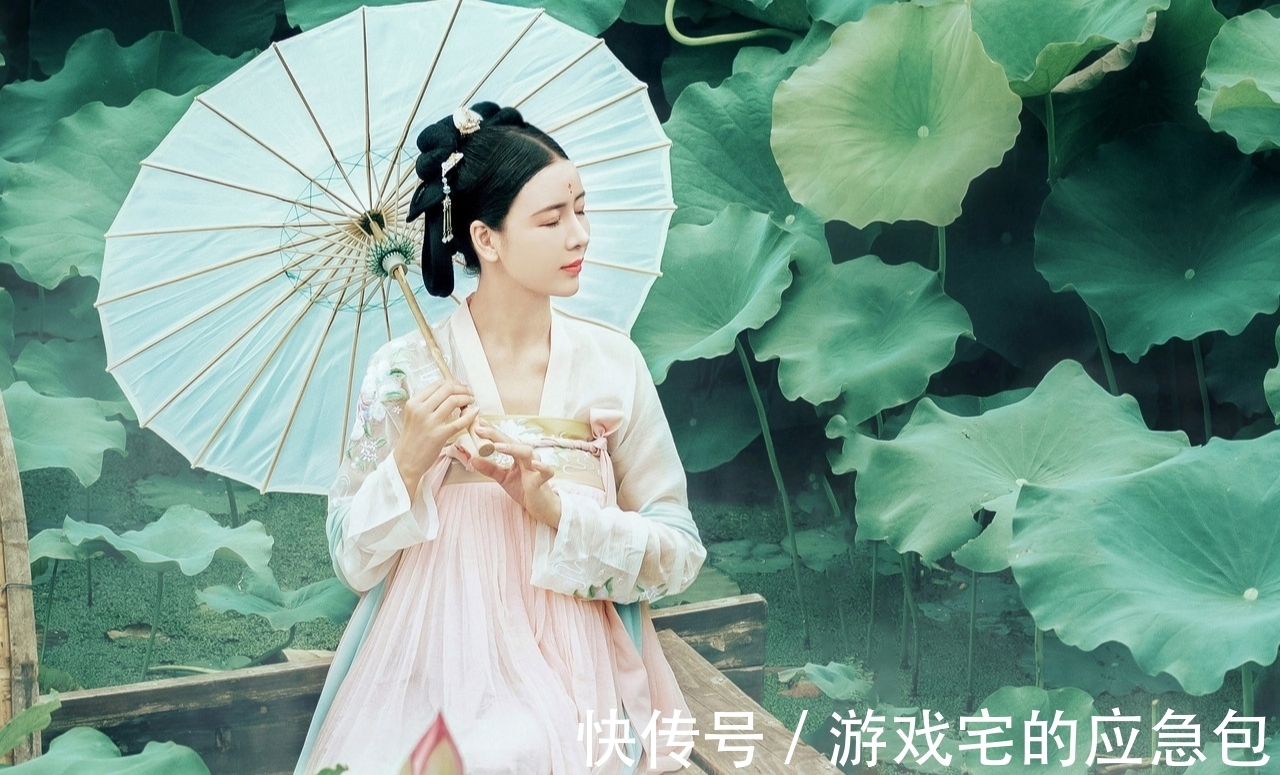 露寒!诗·十首丨露寒袭褪三分绿,雨冷摧来半数黄