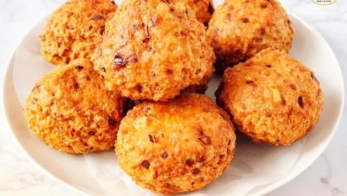 四喜丸子，原来加“馒头碎”是关键！如此做肉馅不松散，咸鲜酥嫩