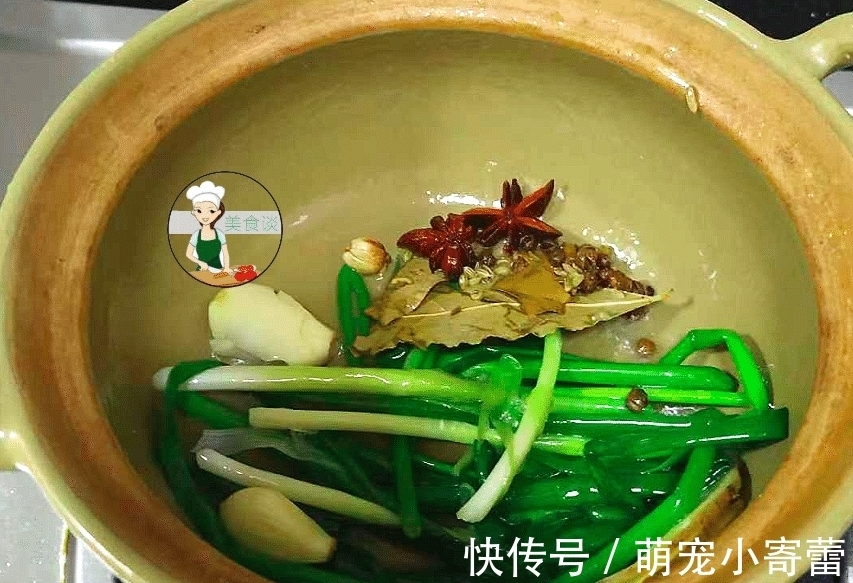 秋天吃牛羊肉不如吃它,35元一条,煮好切片淋上料汁,滋补又馋人