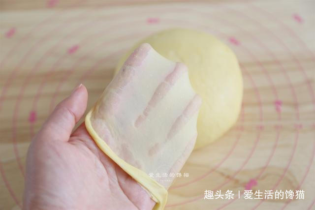 做面包时,注意这个细节,面包个个松软好吃,放3天也不发硬