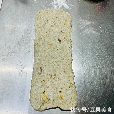 减肥|黑麦果仁欧包 核桃橙皮蔓越莓 减肥全麦面包