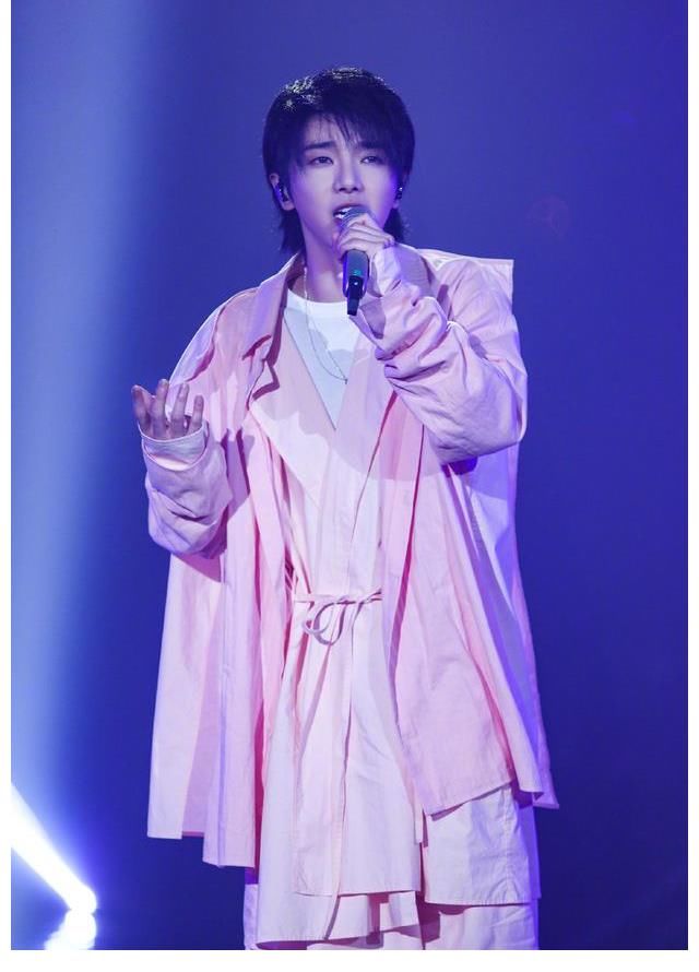 瘋人院|今日，實力歌手華晨宇音樂現場提千萬播放量！好音樂自然廣受喜愛