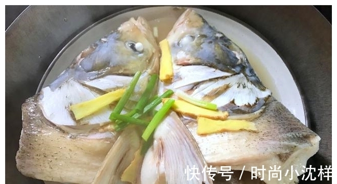 家常|剁椒鱼头的家常做法,加这两步,鱼头香辣鲜美无腥味