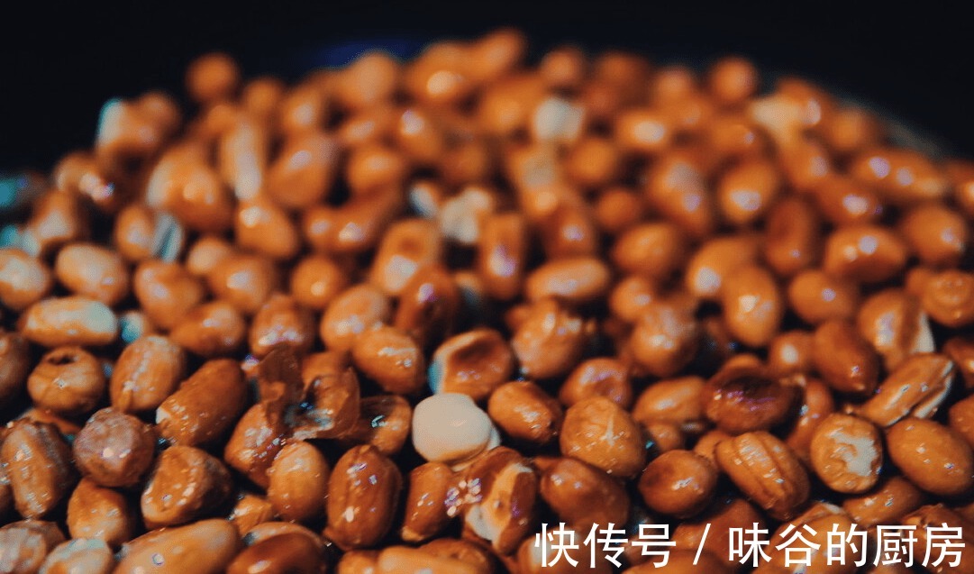 装入盆|明日腊月初一,再忙也别忘了吃5种传统食物,祈福纳吉,家人安康