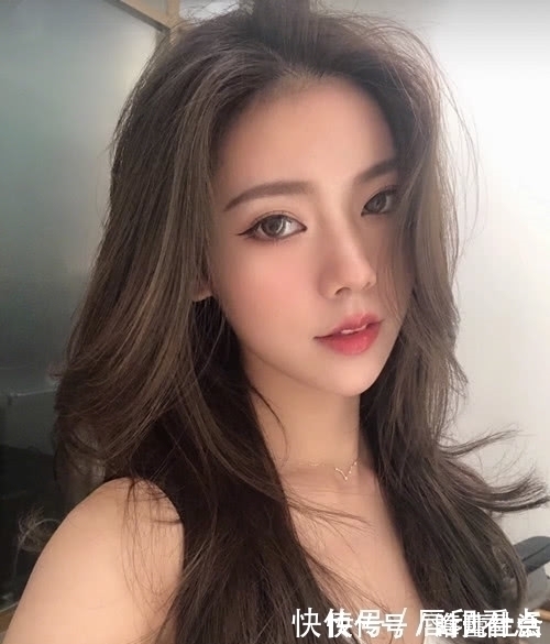 发型 脸大的女生千万不要留这几款发型,怪不得你看起来很土很没气质