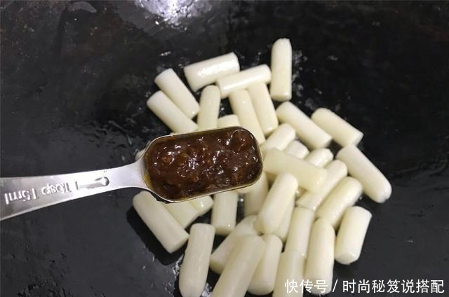 炒年糕|家常炒年糕,炒前多加一步,年糕软糯Q弹,入味好吃还不粘锅