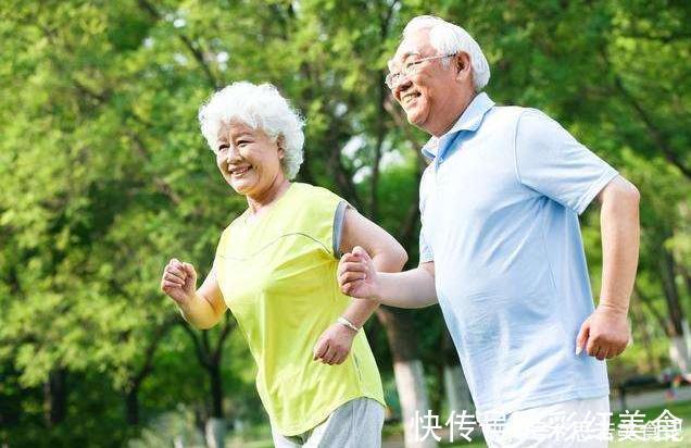 百岁老人谈养生经验,长寿秘诀不是走路,而是睡前做到“3不要”