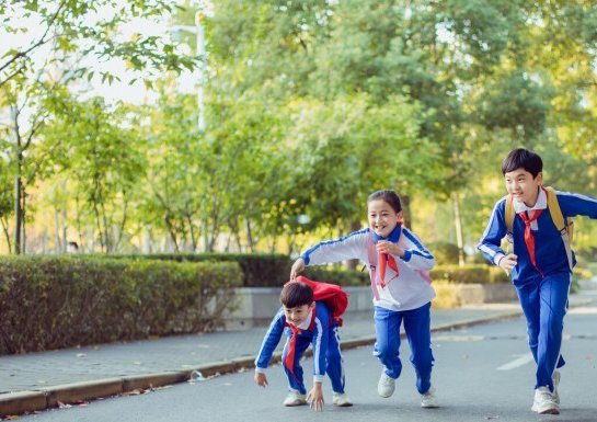 骨骼|孩子“停长”之前,骨骺线会给出3个提示,家长早发现能再长6厘米