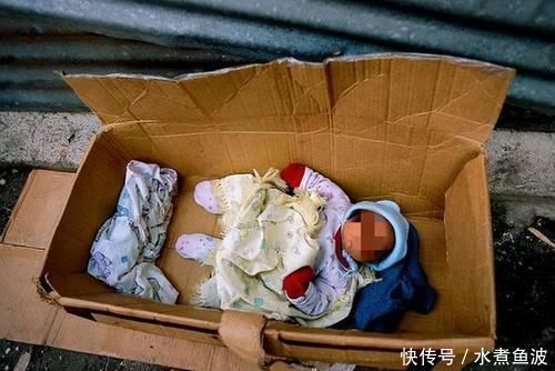 孩子|11个月宝宝被遗弃路边,边哭边爬找妈妈,网友:不想养就别生