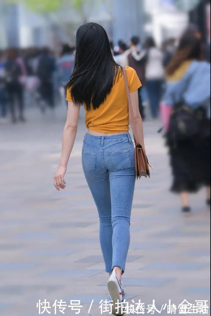 可爱|街拍:长发披肩、温柔可爱、穿着时尚的大美女