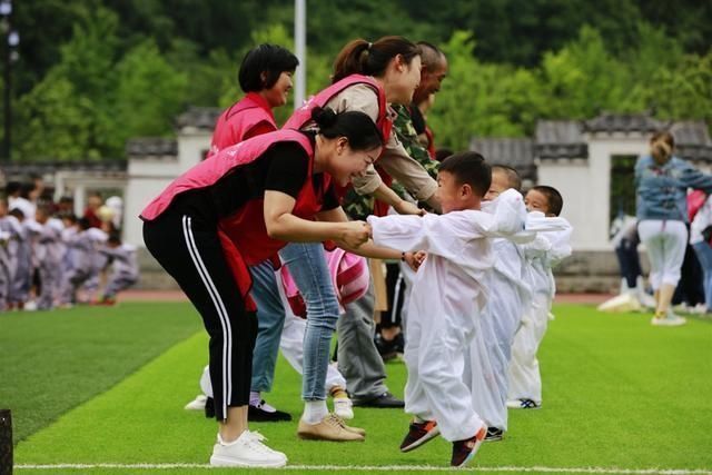 孩子|孩子把3句话“挂在嘴边”，家长需要特别注意，孩子可能心事严重