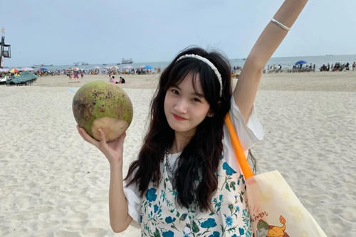 长发稍微剪短一点怎么剪,几个好看的发型,更适合春夏的天气