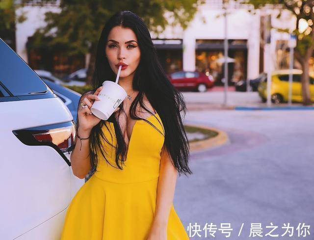 地面|“巴西美臀小姐”亚军,真正的S型身材,圈粉无数,3个动作来塑造